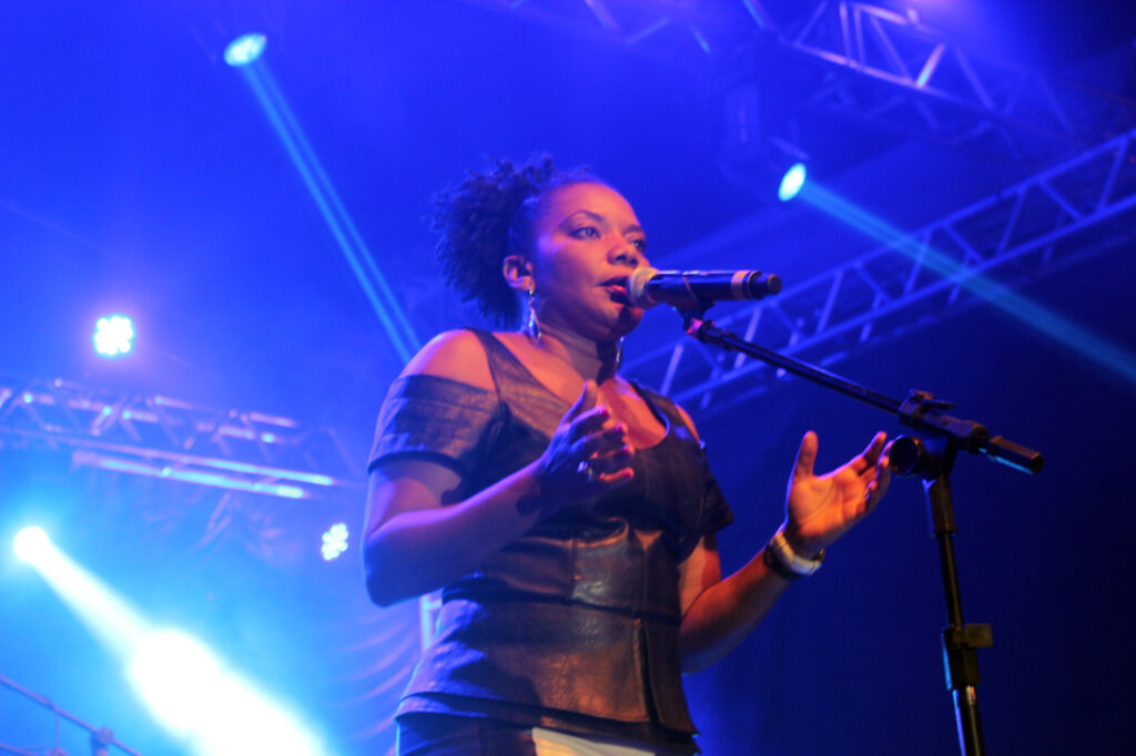 Margareth Menezes encerra 2º Encontro de Culturas Negras do IFG com show