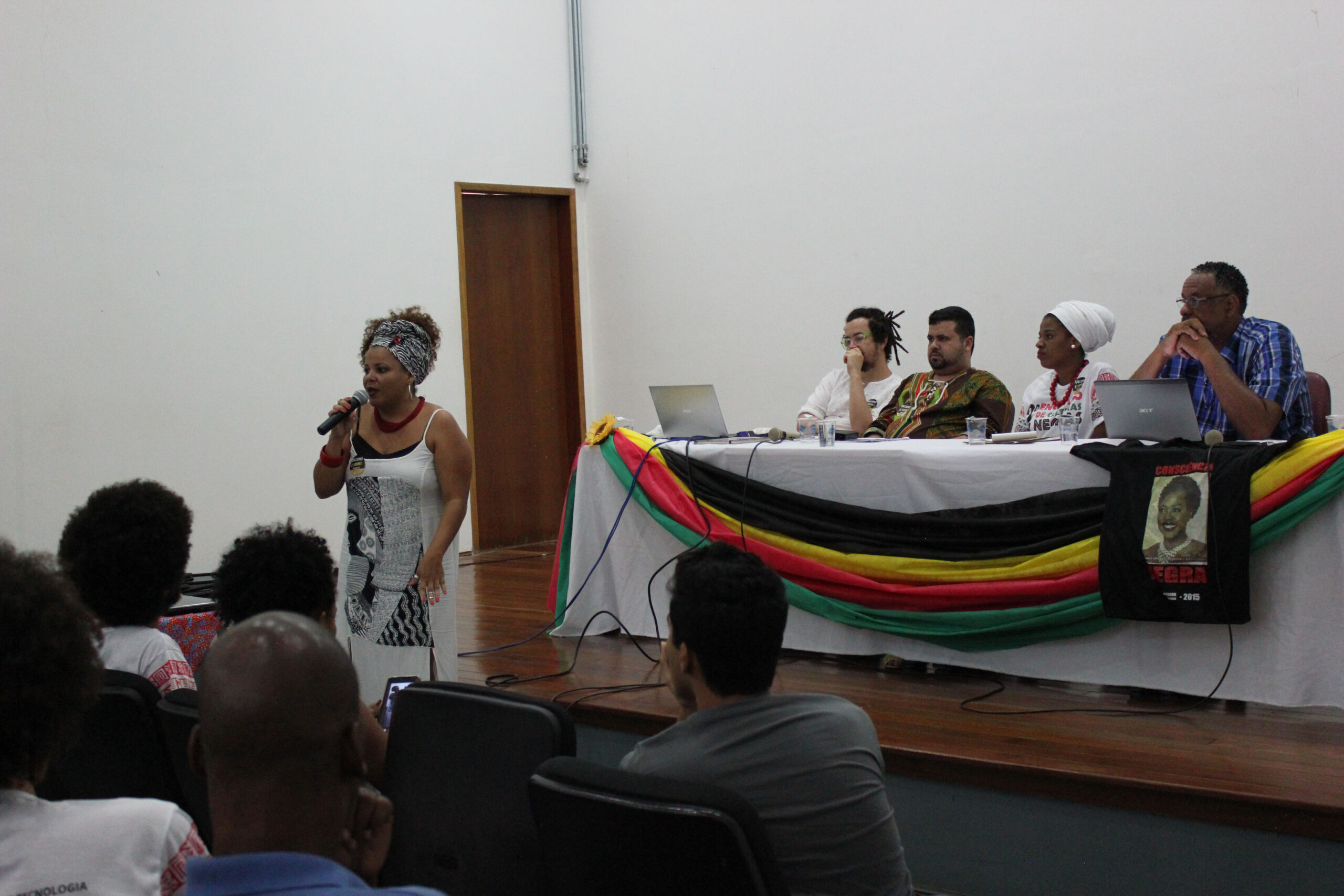 Diálogos apontam caminhos para uma educação antirracista