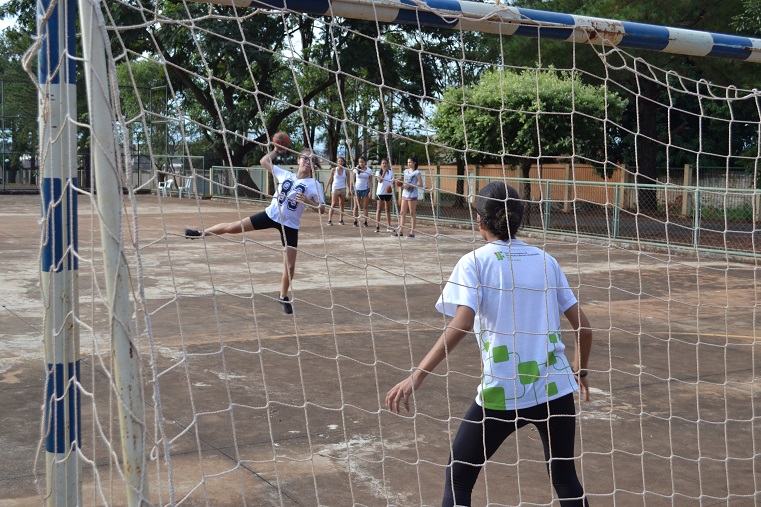 Bola na rede, bola no pé, dribles e gol. Treinamentos estão acirrados para a primeira etapa dos Jogos do IFG